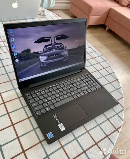 Lenovo 2021г/ 8GB DDR4/ nvme SSD + HDD/ новый акб