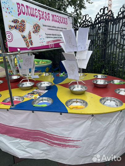 Рисование разноцветным песком