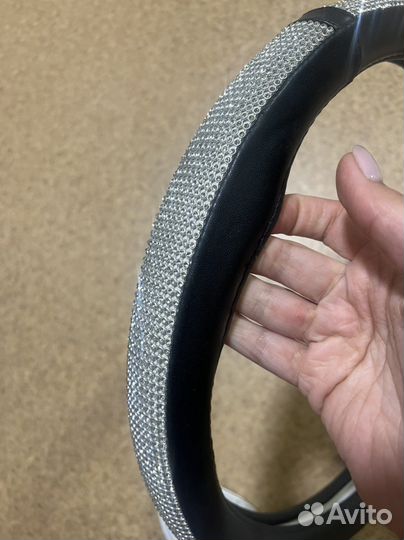 Чехол со стразами на руль