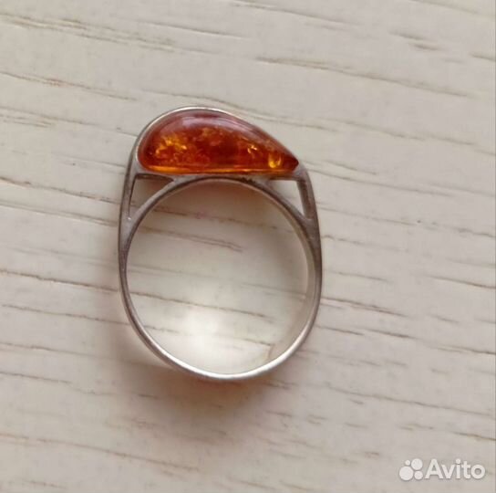 Серьги и кольцо серебряные с янтарём