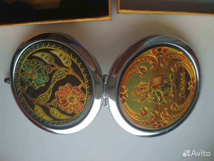 Зеркало карманное новое в упаковке из Тайланда