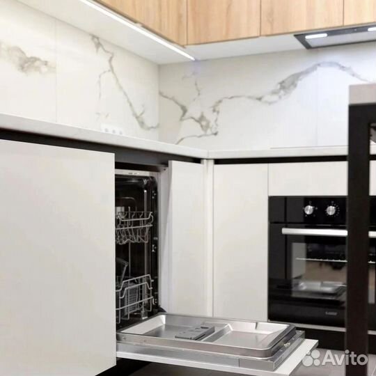 Кухня с барной стойкой / Кухня на заказ