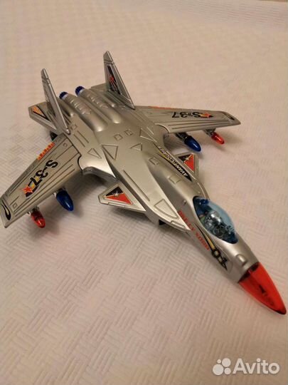 Самолет-истребитель С-37 Беркут звуковой