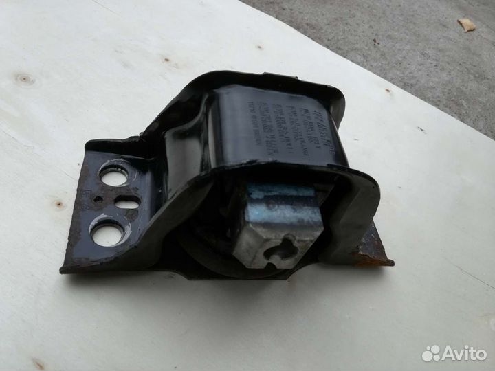 Опорные подушки двигателя на ниссан нотэ