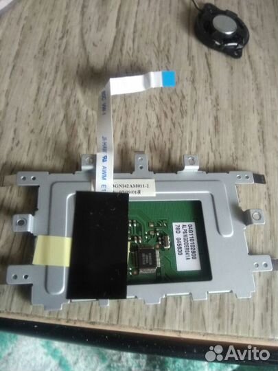 Запчасти для ноутбука,петли,шлейф,динмик,инвентор