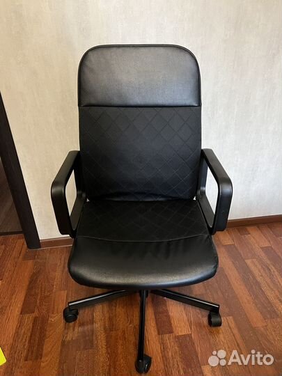 Компьютерное кресло IKEA икеа ренбергет