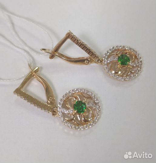 Золотые серьги с камнем