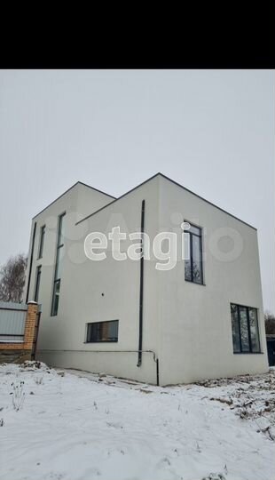 Дом 300 м² на участке 5 сот.