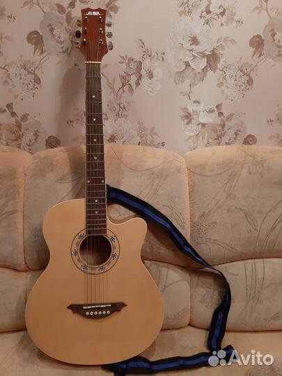 Акустическая гитара