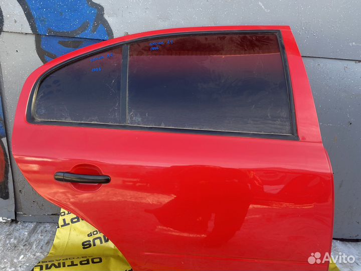 Задняя правая дверь Skoda Octavia Tour A4
