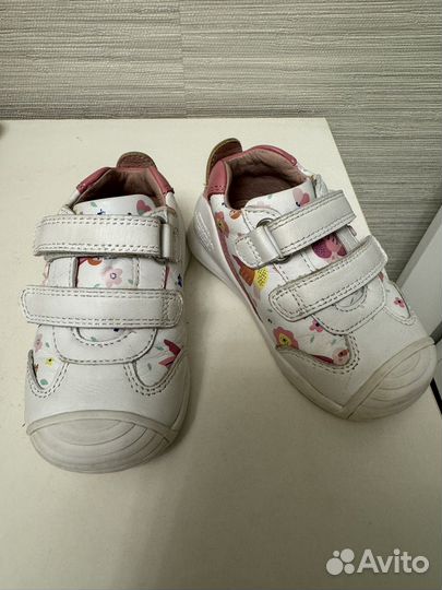 Кроссовки для девочки