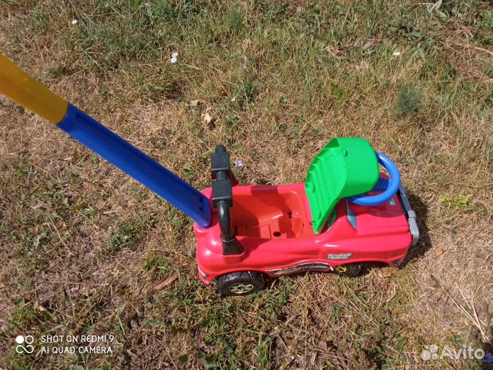 Детская машина каталка с ручкой бу