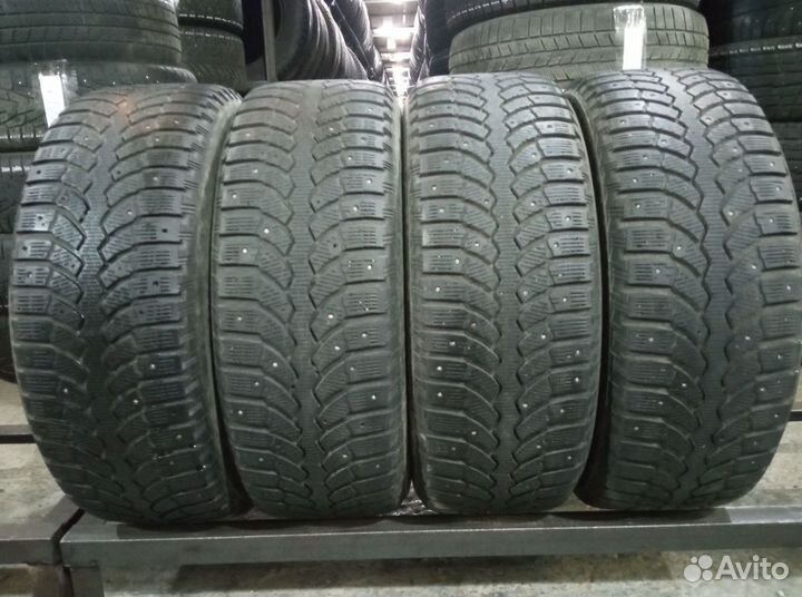 Bridgestone Blizzak Spike-01 215/60 R16 98W