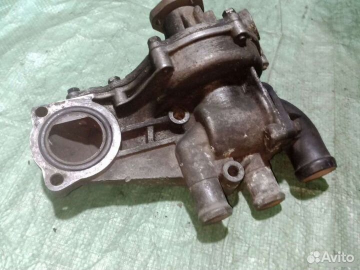 Помпа Audi A6 C4 2.0L