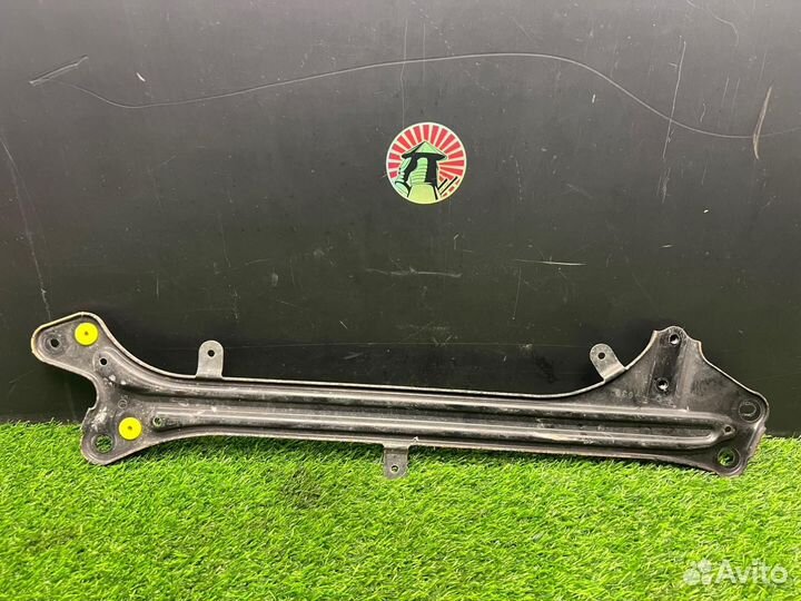 Распорка левая Lexus Gs430 UZS190 3uzfe 2005