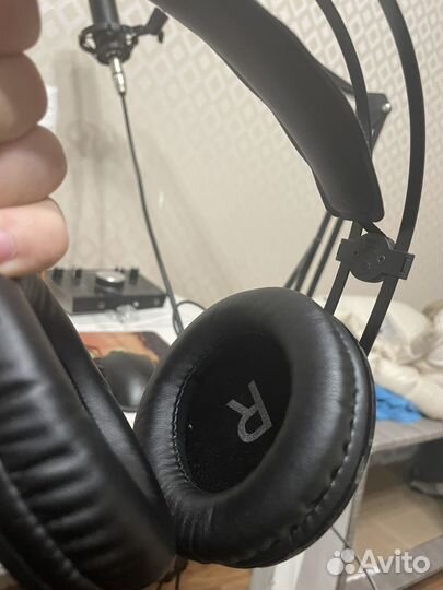 Студийные наушники Akg k72