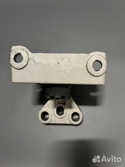 Опора двигателя honda civic 4D 1.6 1.8