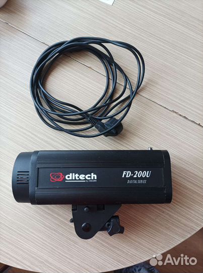 Импульсная вспышка Ditech FD-200U