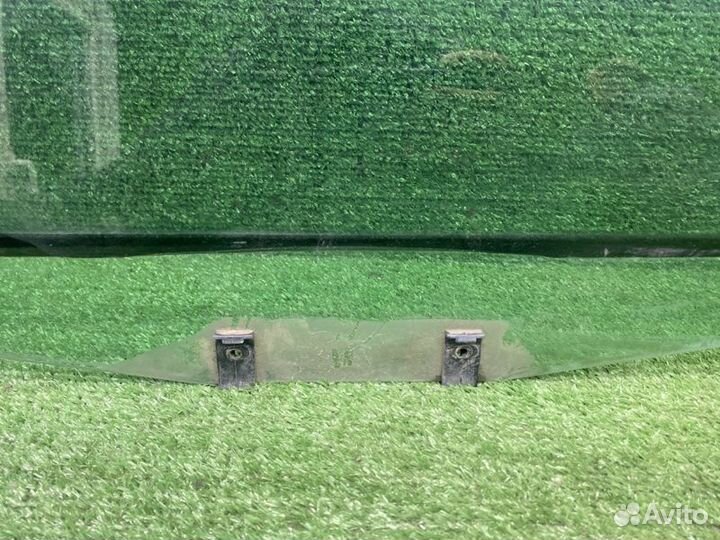 Стекло двери заднее левое Audi A6 C5