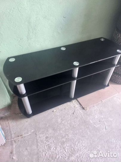 Стеклянная тумба под тв