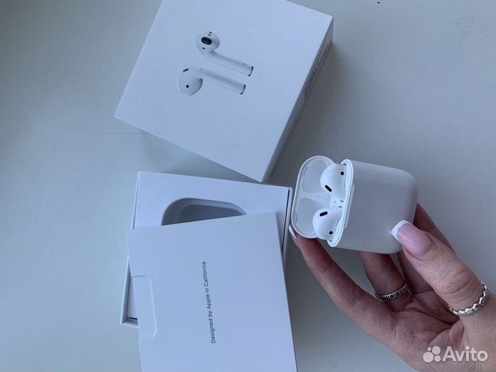 Беспроводные наушники apple airpods