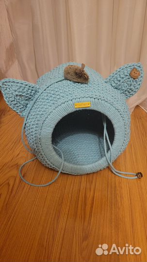 Домик для кошки вязаный