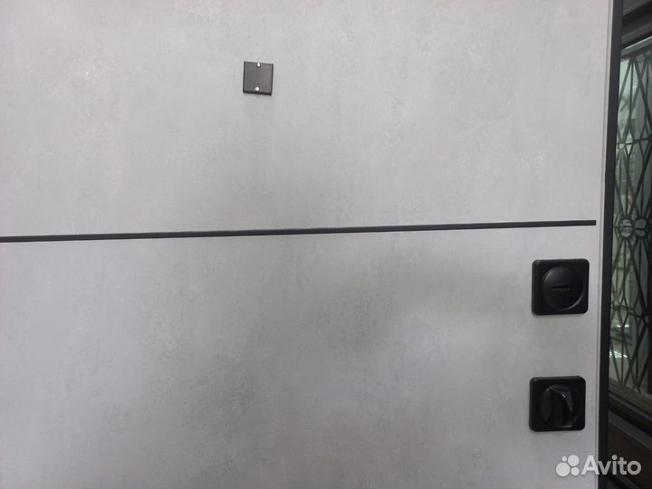 Дверь входная с витрины 86R