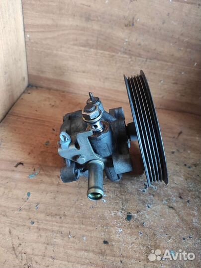 Насос гидроусилителя Митсубиси Каризма 1.6