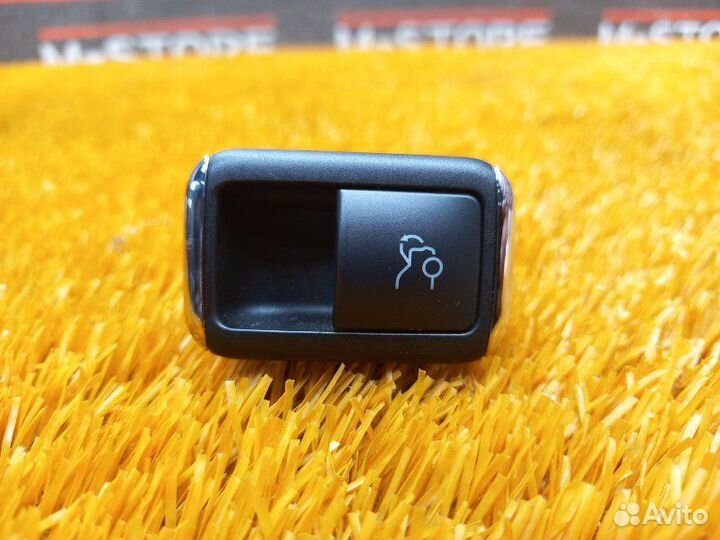 Кнопка открывания багажника Mercedes-Benz E-Class