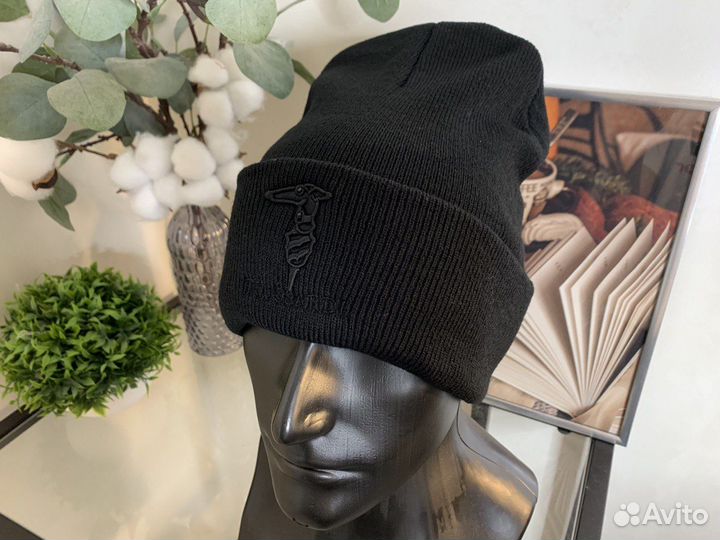 Шапка Trussardi