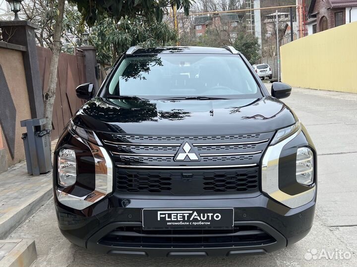 Mitsubishi Outlander 2.5 CVT, 2023, 50 км