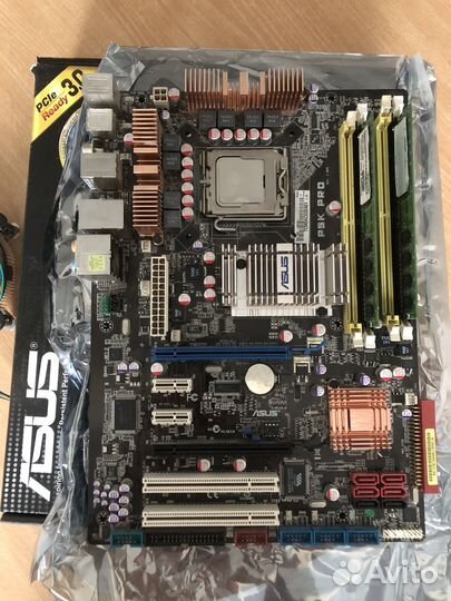 Материнская плата с процессором и памятью