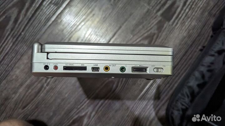 Портативное DVD/TV BBK