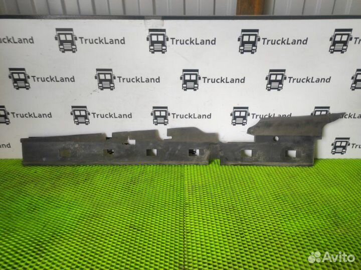 Боковая накладка радиатора левая Volvo Fh 4