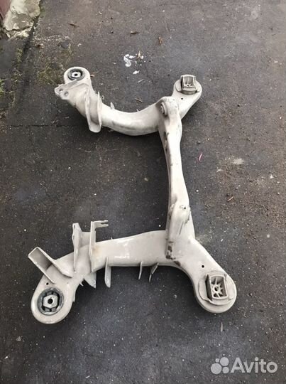 Подрамник задний Мерседес 221