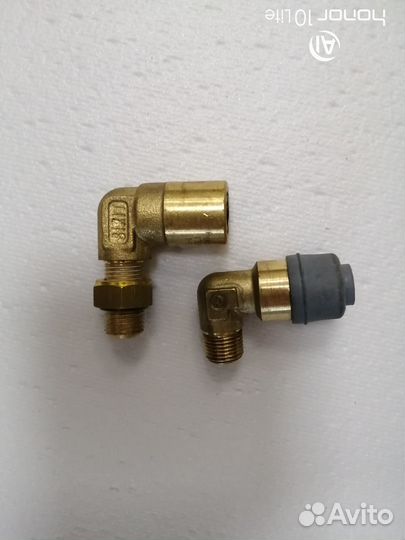 Фитинг угловой (латунь) 8-М10*1 Сamozzi