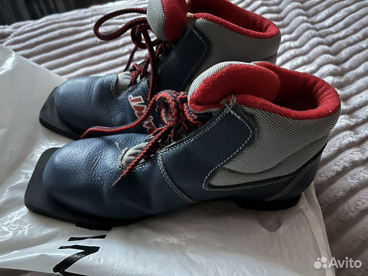 Лыжные ботинки