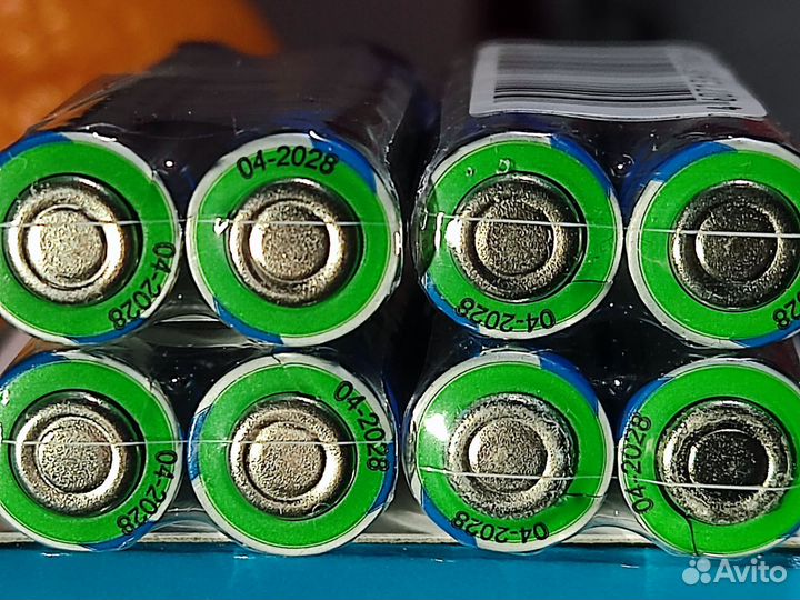 8 алкалиновых батареек AAA Космос LR03