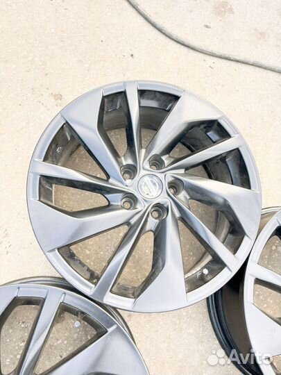 Диски R-18 Ниссан/Рено оригинал