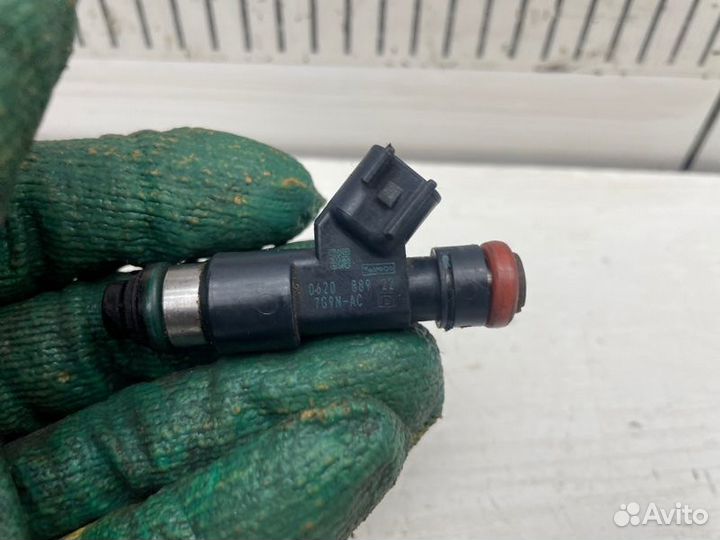 Форсунка топливная Volvo Xc60 I B6304T2 2010