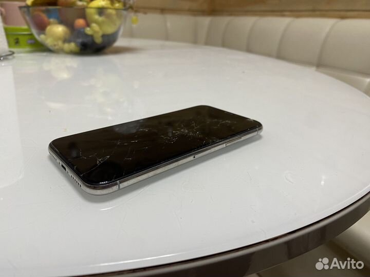iPhone X, 128 ГБ