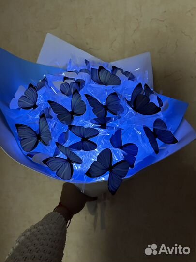 Букет из бабочек с гирляндой