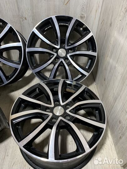 R17 5/114.3 литые диска на кроссовер