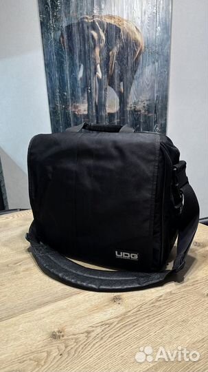 Сумка UDG Ultimate CourierBag Deluxe Black