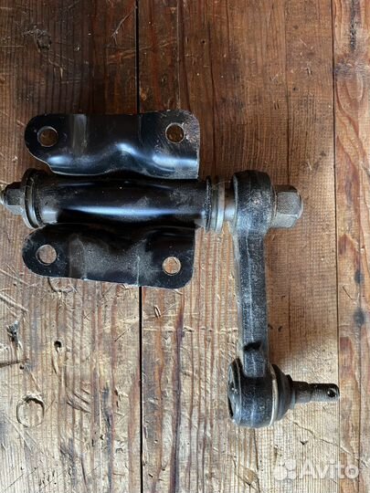 Маятниковый рычаг, рулевой трапеции