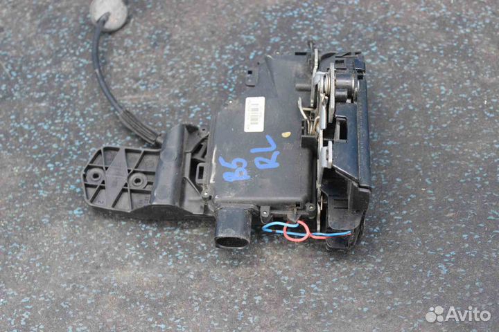 Замок двери Volkswagen Passat (Фольксваген Пассат)