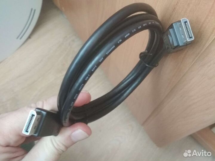 Кабель DisplayPort обычный и с вариациями