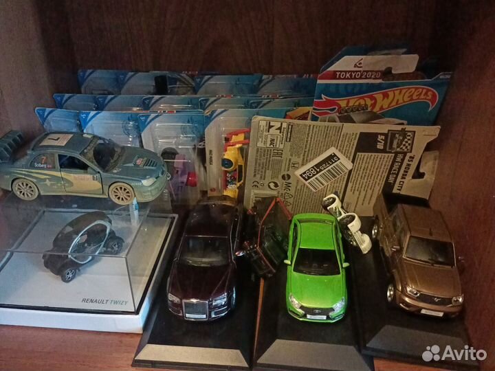 Hotweels TH и простые. Статуэтки и коллекционки