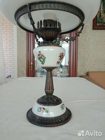 Лампа настольная