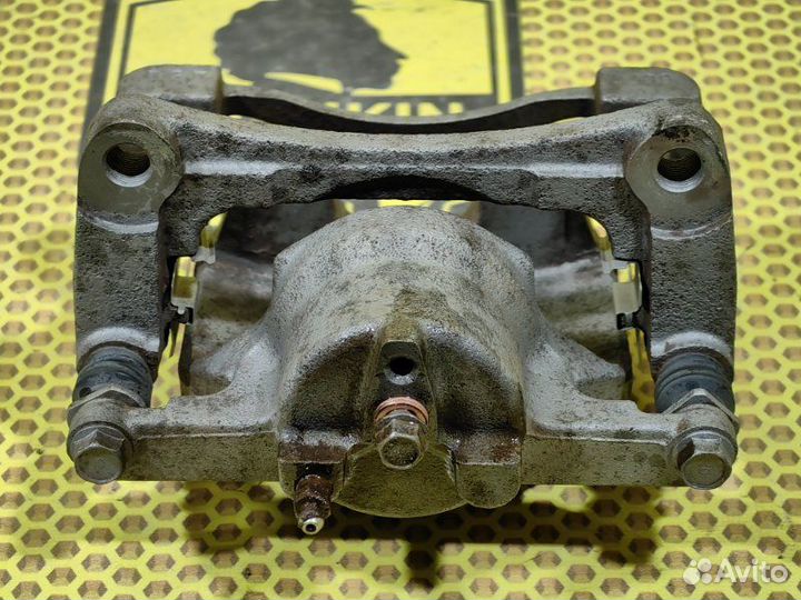 Суппорт передний правый Mazda CX-5